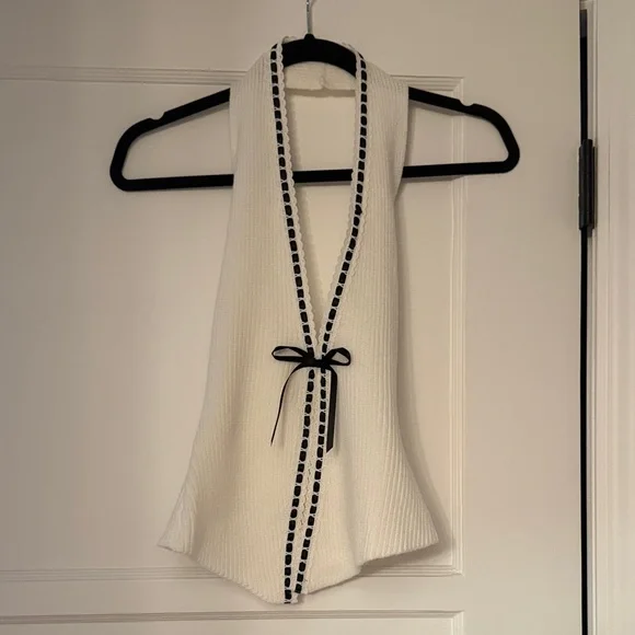 With Jean White Knit Top with Black Accents - Picture 1 of 2